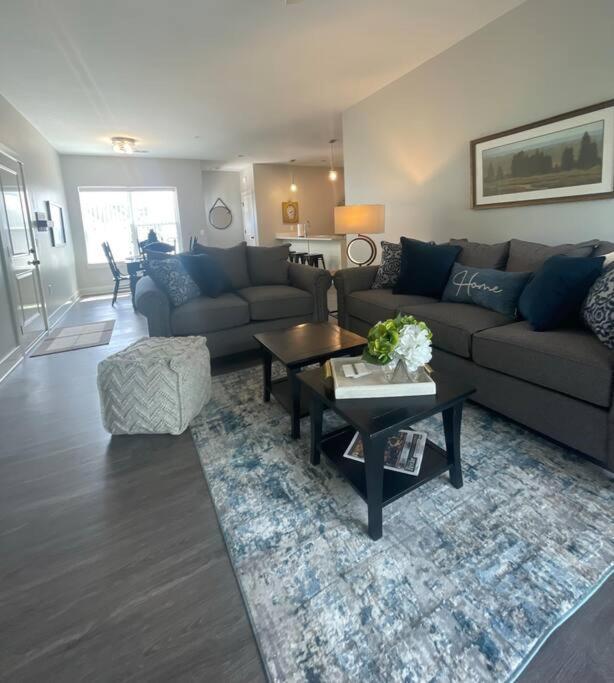 Main Floor 2 Bedroom Condo In Bettendorf Zewnętrze zdjęcie