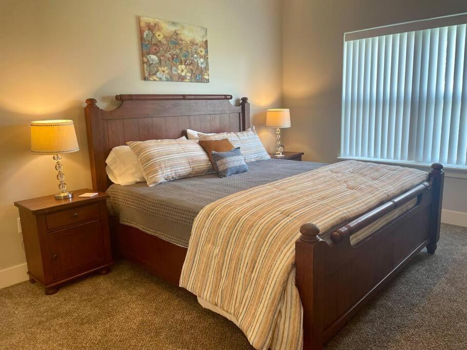 Main Floor 2 Bedroom Condo In Bettendorf Zewnętrze zdjęcie